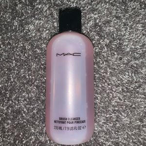 MAC brush cleaner